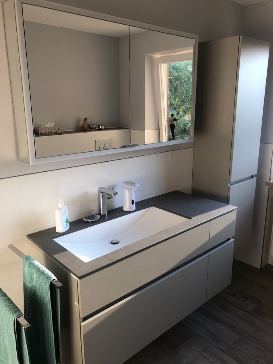 Neubau eines Badezimmers - Waschtisch mit Spiegelschrank